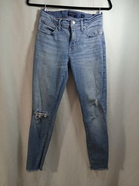 Lucky Brand Light Wash Distressed Skinny Jeans - Women's